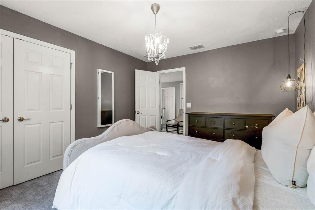 Active With Contract: $450,000 (5 beds, 3 baths, 2592 Square Feet)