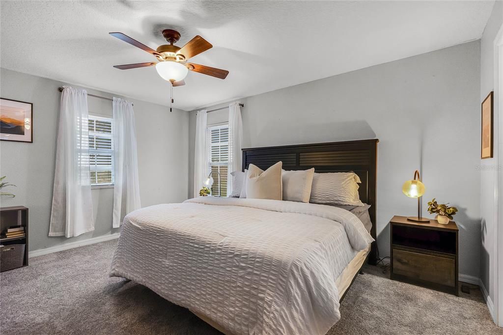 Active With Contract: $450,000 (5 beds, 3 baths, 2592 Square Feet)