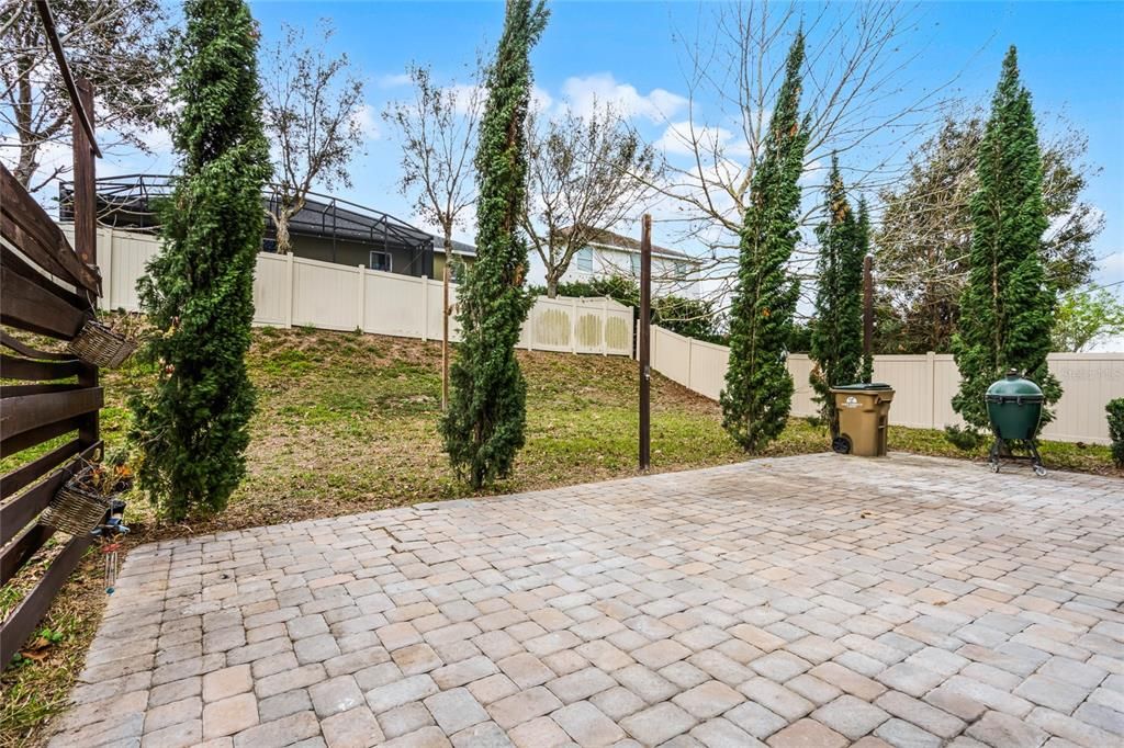 Active With Contract: $450,000 (5 beds, 3 baths, 2592 Square Feet)