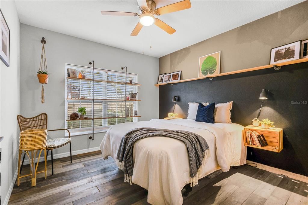 Active With Contract: $450,000 (5 beds, 3 baths, 2592 Square Feet)