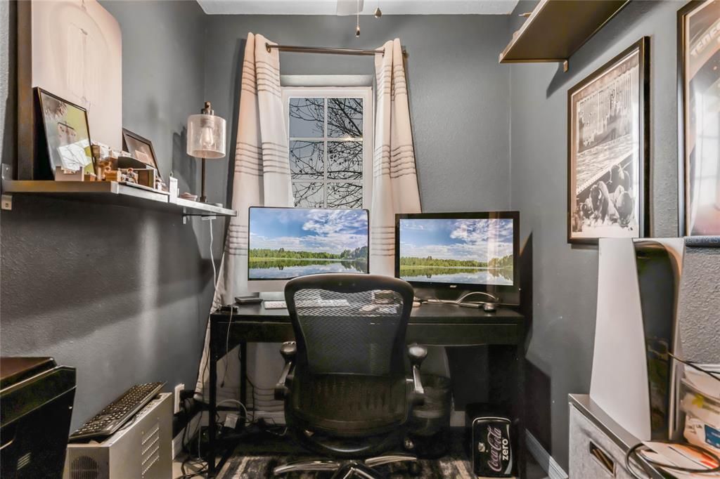 Active With Contract: $450,000 (5 beds, 3 baths, 2592 Square Feet)