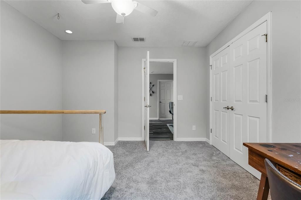 Active With Contract: $450,000 (5 beds, 3 baths, 2592 Square Feet)