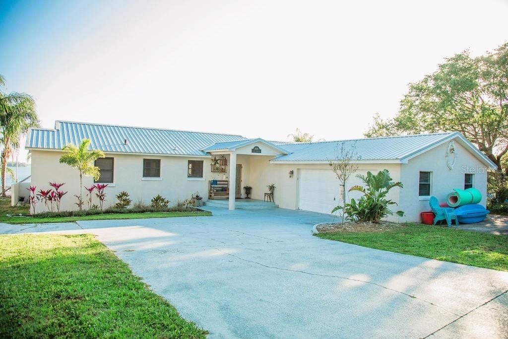 Recently Sold: $470,000 (3 beds, 2 baths, 1609 Square Feet)