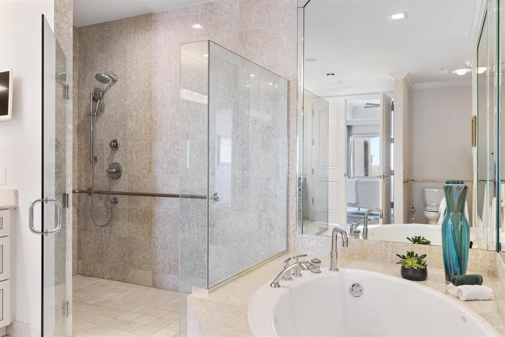 For Sale: $4,495,000 (3 beds, 3 baths, 4276 Square Feet)