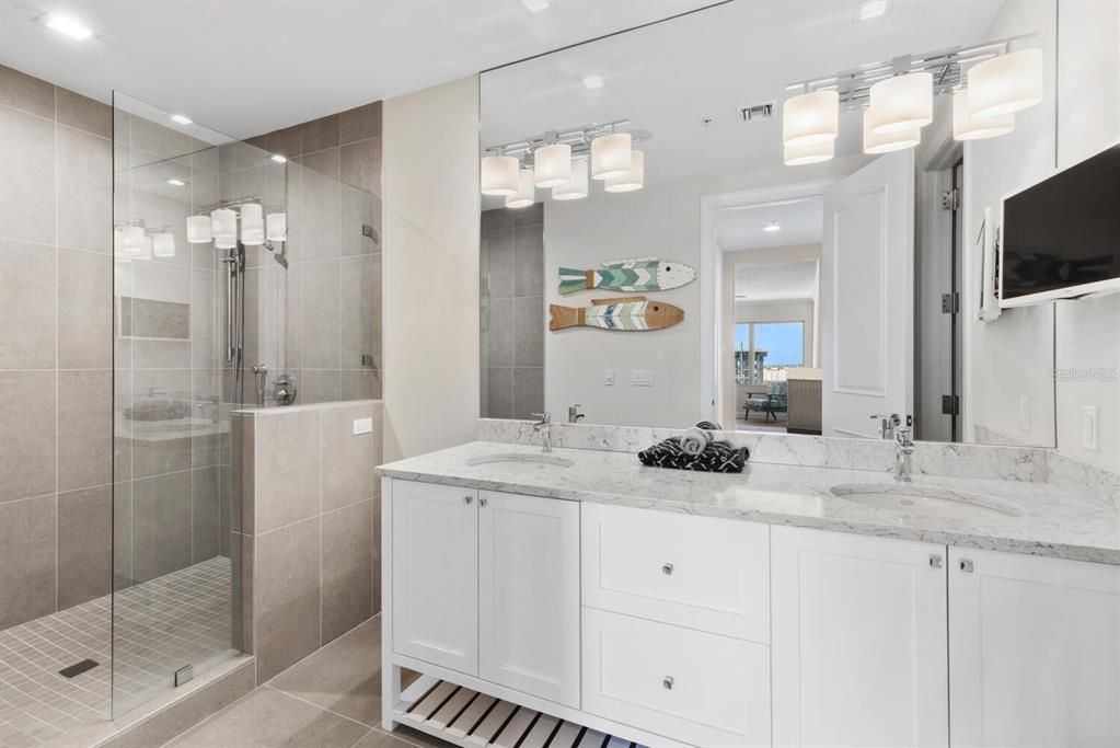 For Sale: $4,495,000 (3 beds, 3 baths, 4276 Square Feet)