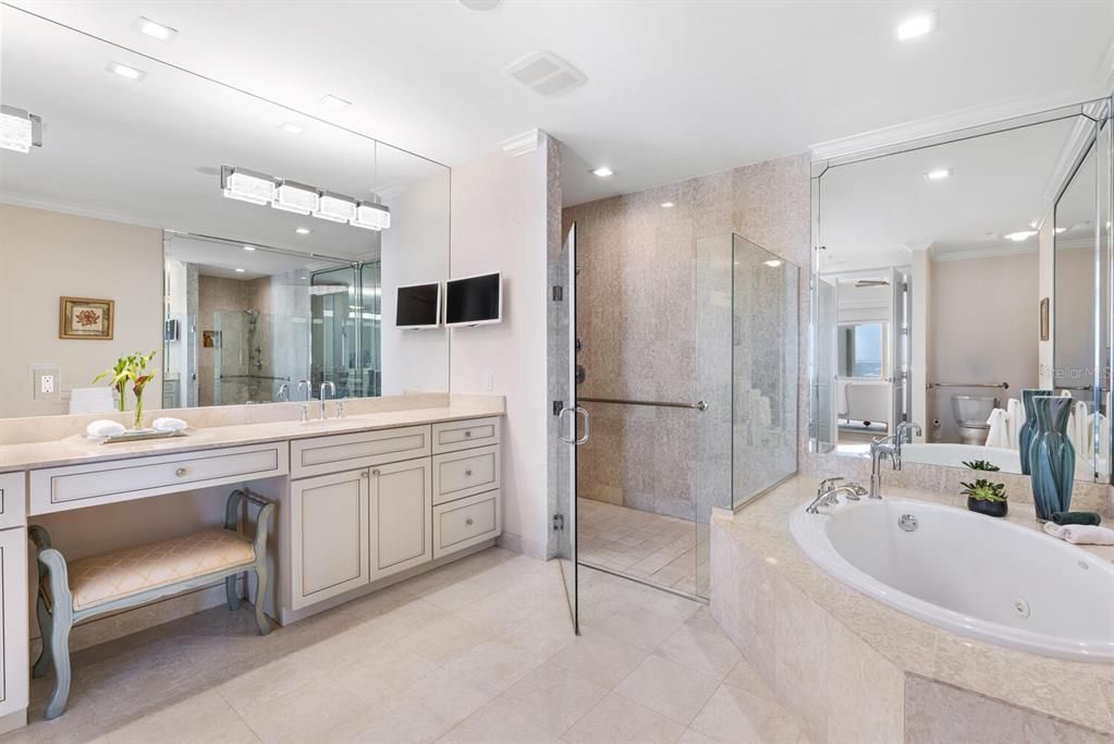 For Sale: $4,495,000 (3 beds, 3 baths, 4276 Square Feet)