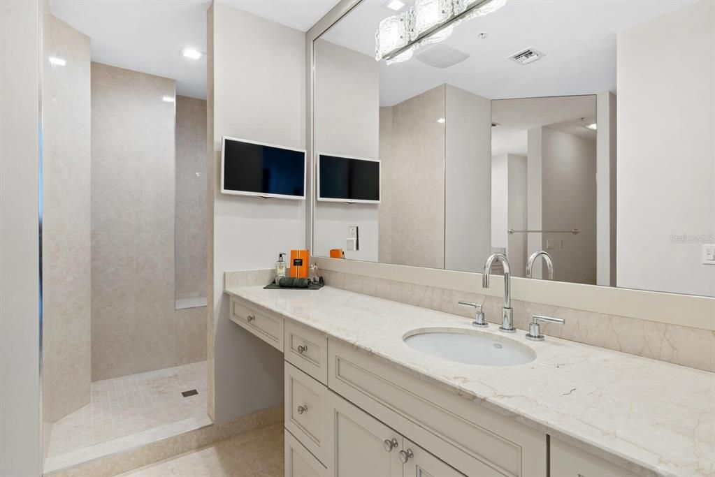 For Sale: $4,495,000 (3 beds, 3 baths, 4276 Square Feet)