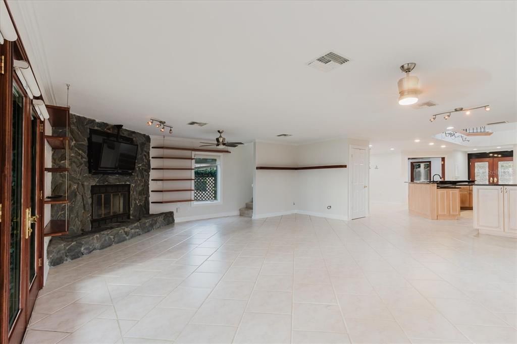 Под контрактом: $1,199,000 (3 спален, 5 ванн, 3772 Квадратных фут)