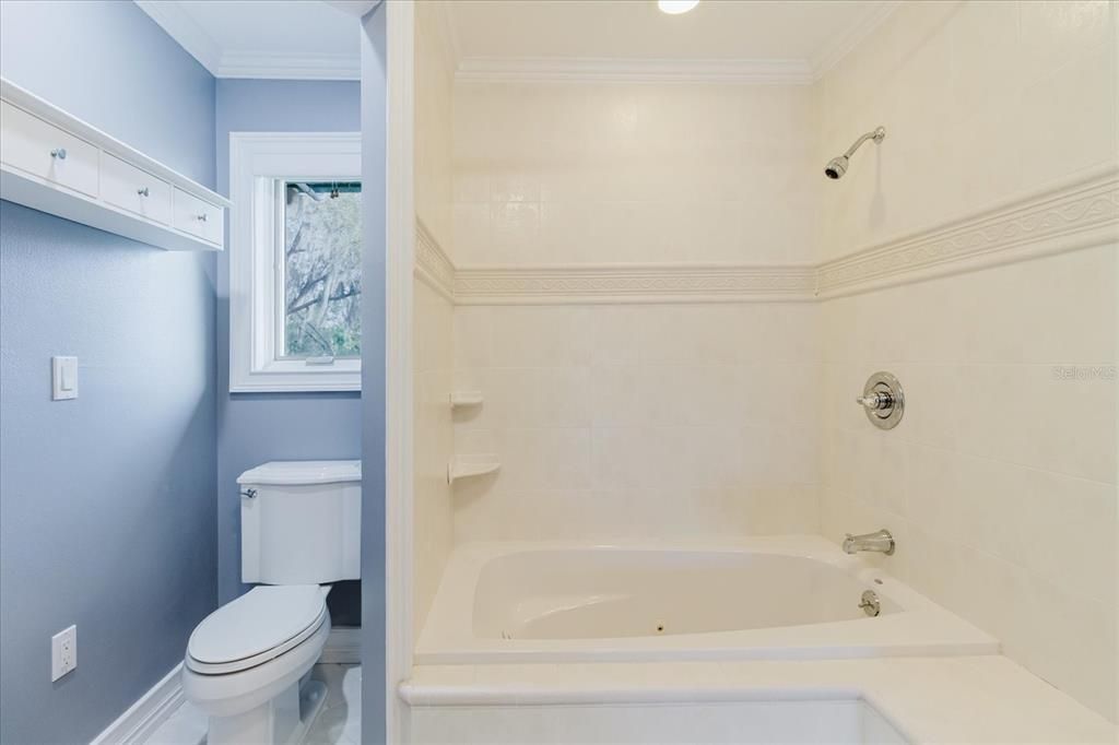 Под контрактом: $1,199,000 (3 спален, 5 ванн, 3772 Квадратных фут)