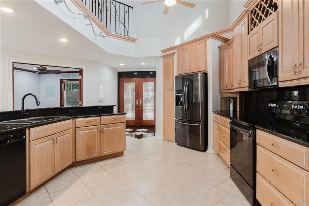 Под контрактом: $1,199,000 (3 спален, 5 ванн, 3772 Квадратных фут)