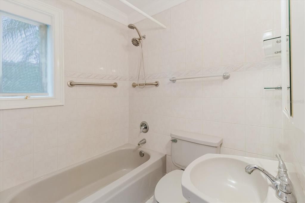 Под контрактом: $1,199,000 (3 спален, 5 ванн, 3772 Квадратных фут)