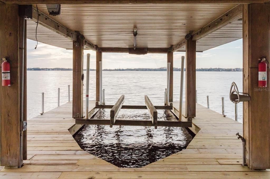 Под контрактом: $1,199,000 (3 спален, 5 ванн, 3772 Квадратных фут)