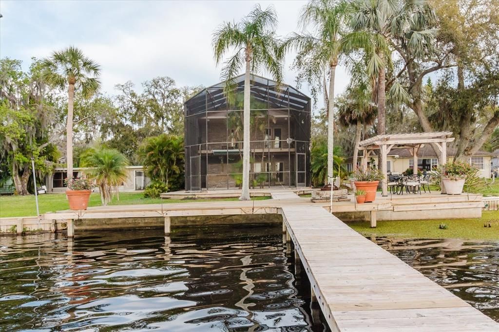 Под контрактом: $1,199,000 (3 спален, 5 ванн, 3772 Квадратных фут)