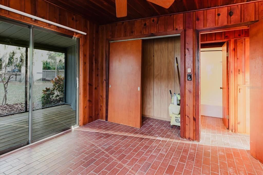 Под контрактом: $1,199,000 (3 спален, 5 ванн, 3772 Квадратных фут)