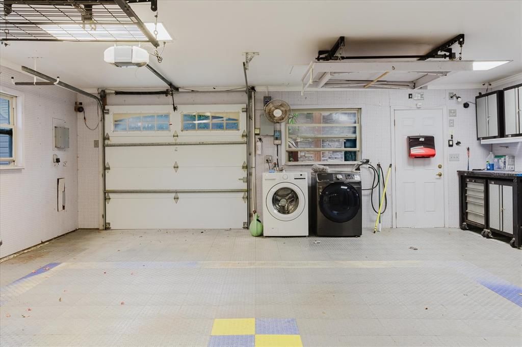 Под контрактом: $1,199,000 (3 спален, 5 ванн, 3772 Квадратных фут)