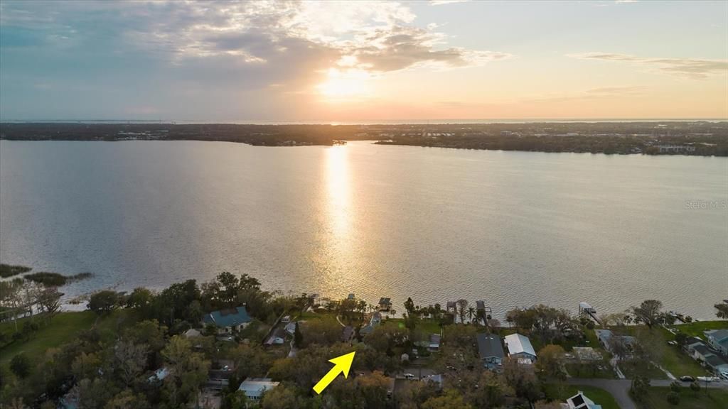 Под контрактом: $1,199,000 (3 спален, 5 ванн, 3772 Квадратных фут)