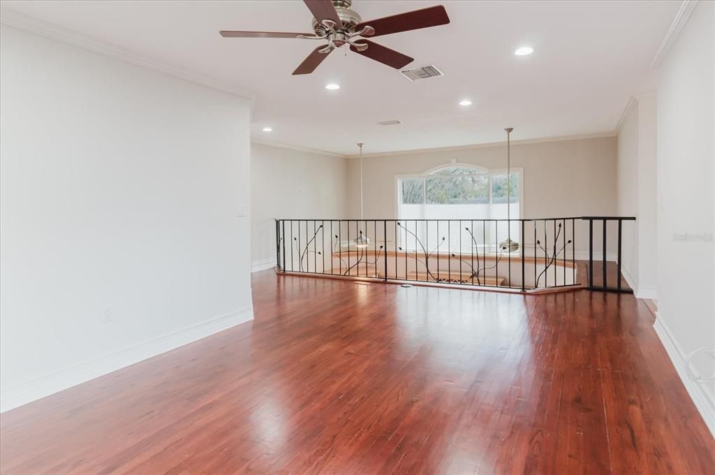 Под контрактом: $1,199,000 (3 спален, 5 ванн, 3772 Квадратных фут)