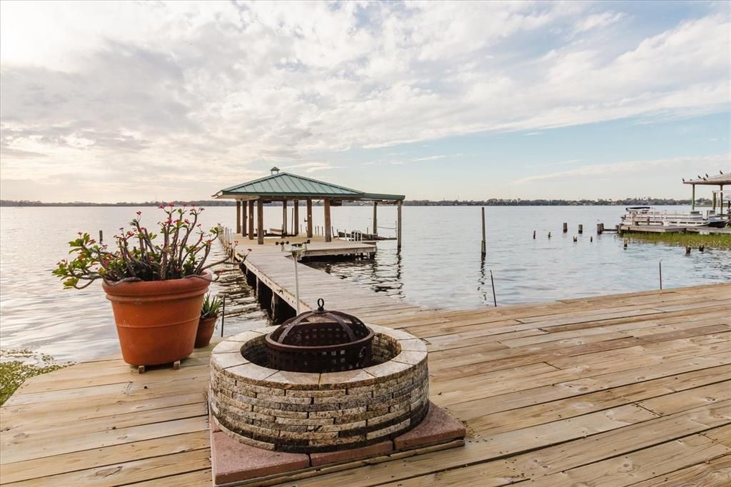 Под контрактом: $1,199,000 (3 спален, 5 ванн, 3772 Квадратных фут)