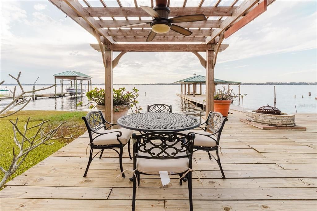 Под контрактом: $1,199,000 (3 спален, 5 ванн, 3772 Квадратных фут)