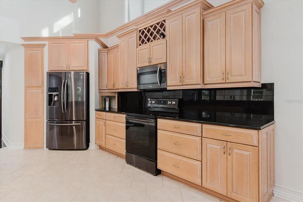 Под контрактом: $1,199,000 (3 спален, 5 ванн, 3772 Квадратных фут)