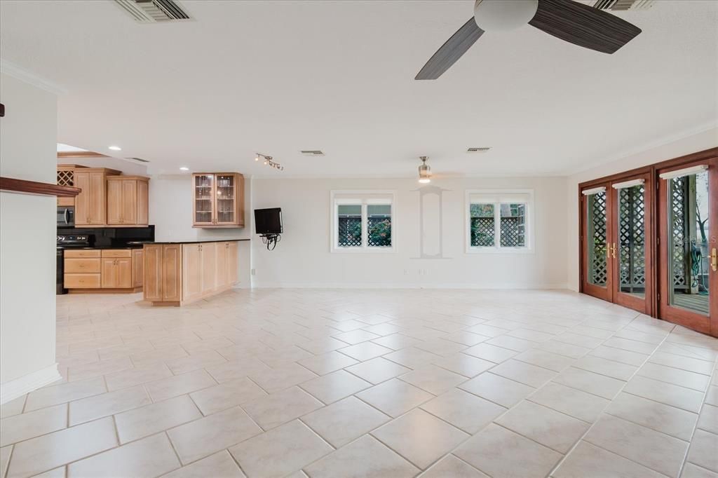 Под контрактом: $1,199,000 (3 спален, 5 ванн, 3772 Квадратных фут)