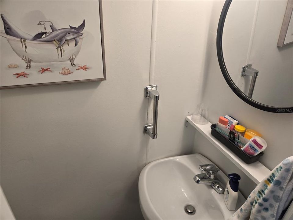 For Sale: $110,000 (2 beds, 1 baths, 888 Square Feet)