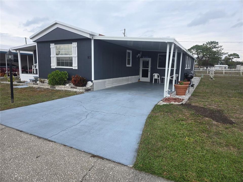 For Sale: $110,000 (2 beds, 1 baths, 888 Square Feet)