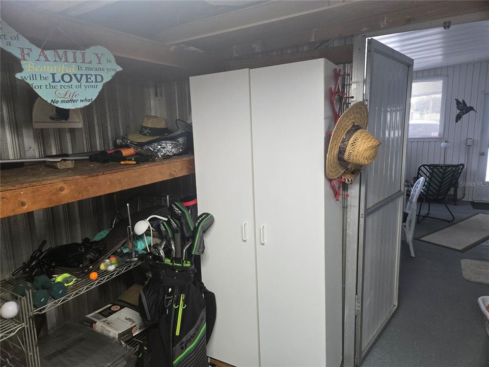 For Sale: $110,000 (2 beds, 1 baths, 888 Square Feet)