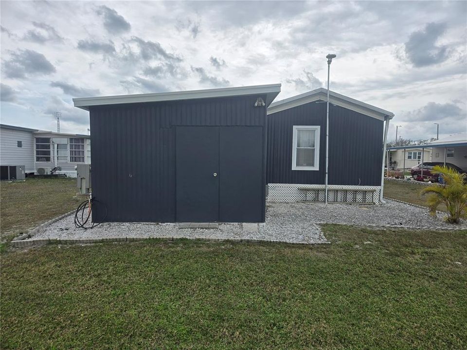 For Sale: $110,000 (2 beds, 1 baths, 888 Square Feet)