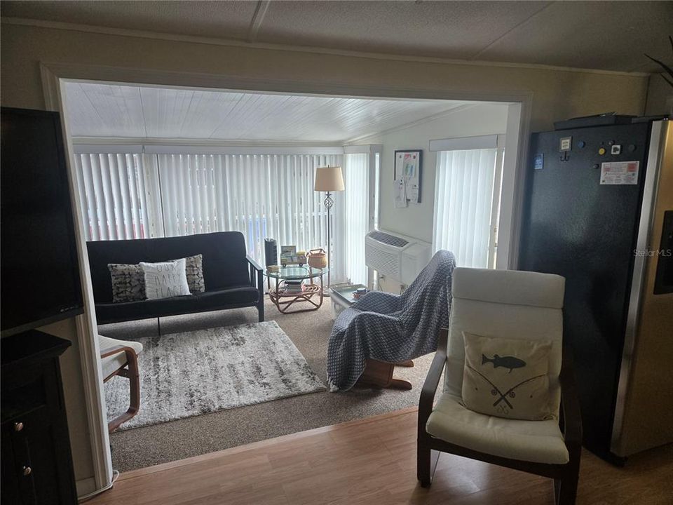 For Sale: $110,000 (2 beds, 1 baths, 888 Square Feet)