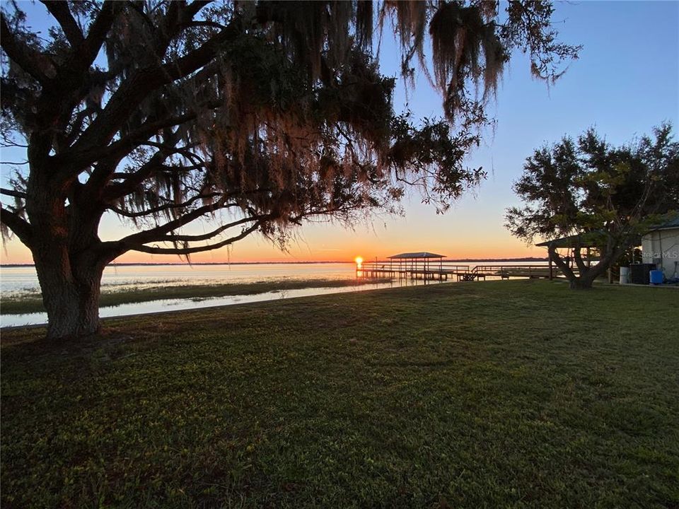 Под контрактом: $487,000 (3 спален, 2 ванн, 1431 Квадратных фут)