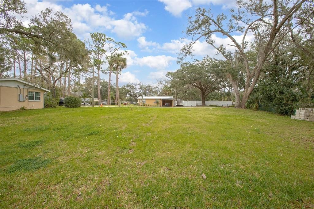 待售: $50,000 (0.43 acres)