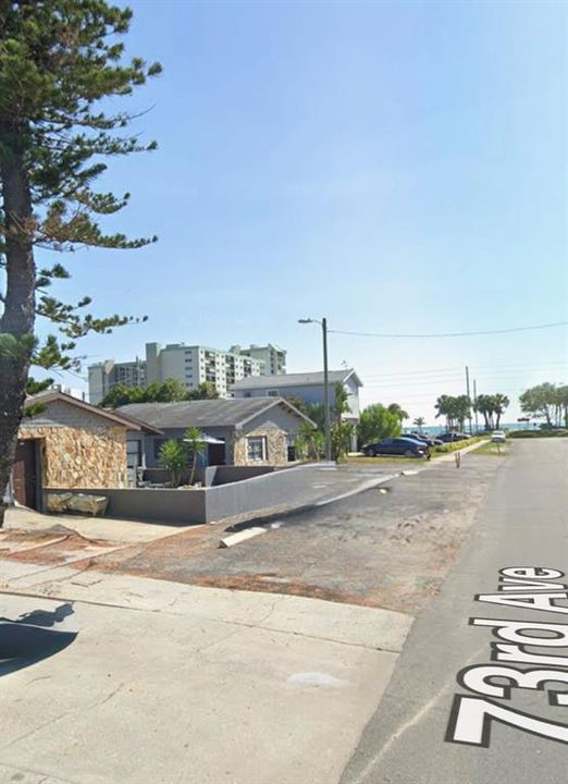 Под контрактом: $1,195,000 (100 спален, 0 ванн, 4214 Квадратных фут)