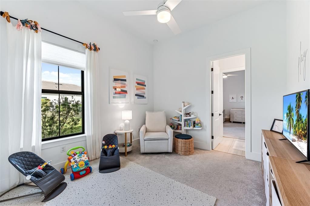 For Sale: $2,050,000 (5 beds, 4 baths, 4389 Square Feet)