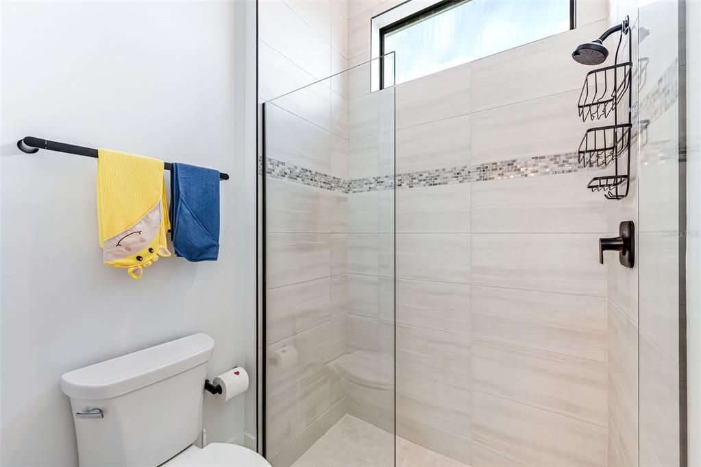 For Sale: $2,050,000 (5 beds, 4 baths, 4389 Square Feet)