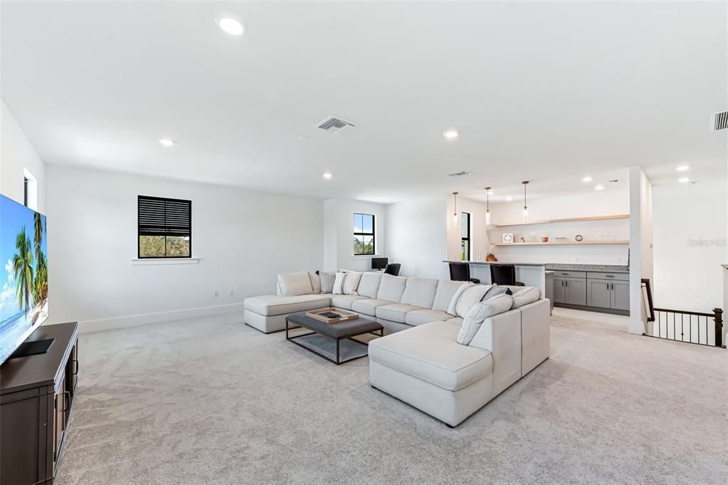 For Sale: $2,050,000 (5 beds, 4 baths, 4389 Square Feet)