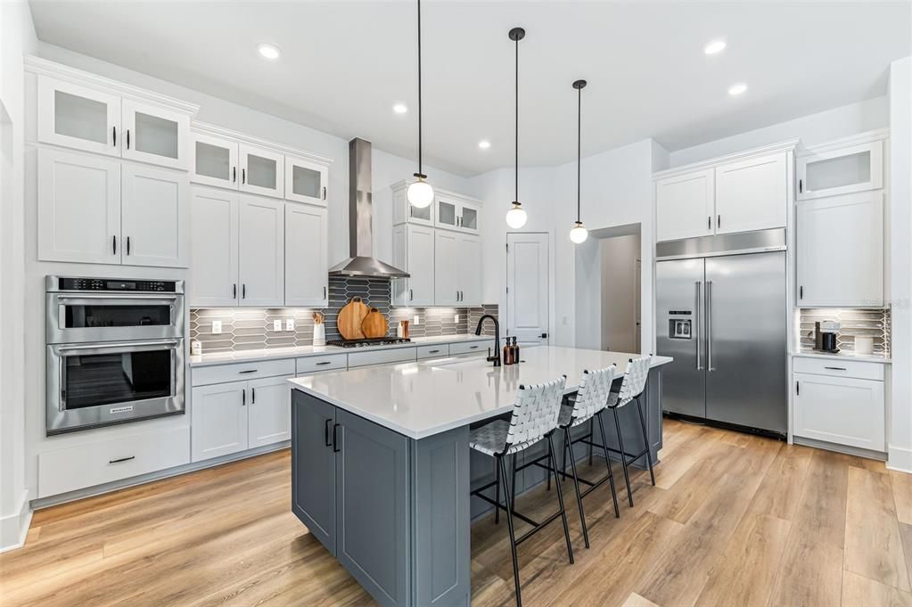 For Sale: $2,050,000 (5 beds, 4 baths, 4389 Square Feet)