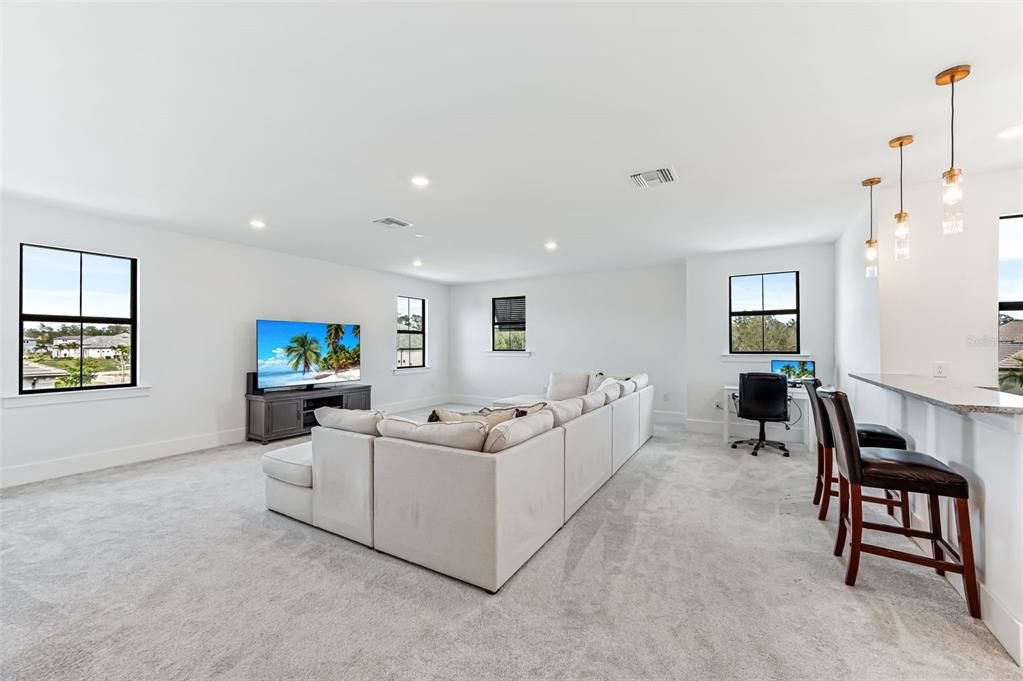 For Sale: $2,050,000 (5 beds, 4 baths, 4389 Square Feet)