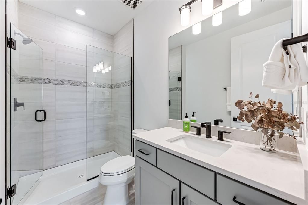 For Sale: $2,050,000 (5 beds, 4 baths, 4389 Square Feet)