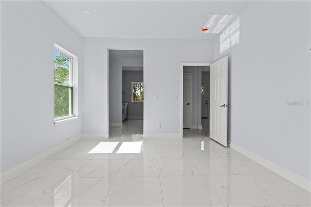 待售: $499,000 (4 贝兹, 2 浴室, 2400 平方英尺)