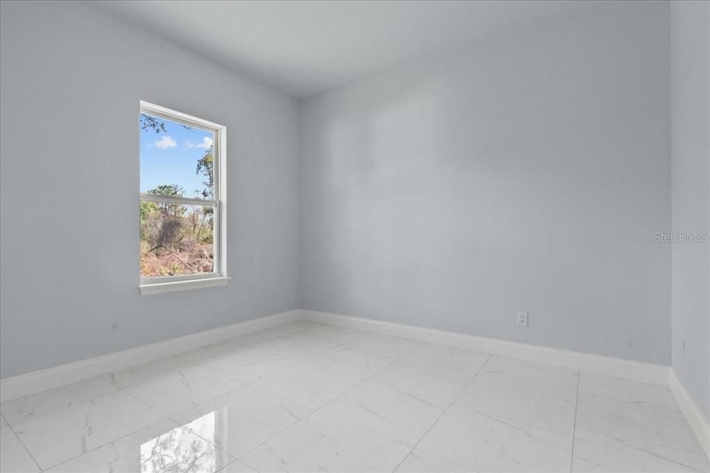 待售: $499,000 (4 贝兹, 2 浴室, 2400 平方英尺)