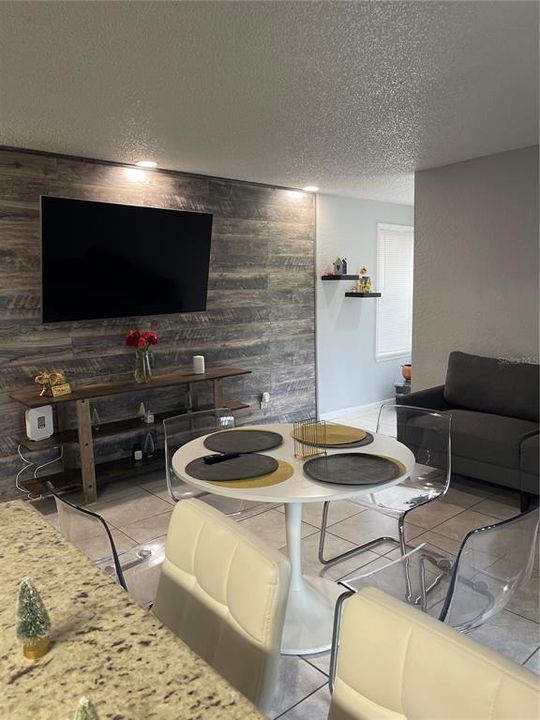 Activo con contrato: $184,999 (2 camas, 2 baños, 1105 Pies cuadrados)