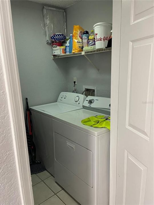 Activo con contrato: $184,999 (2 camas, 2 baños, 1105 Pies cuadrados)