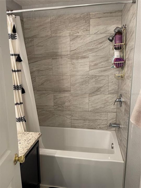 Activo con contrato: $184,999 (2 camas, 2 baños, 1105 Pies cuadrados)