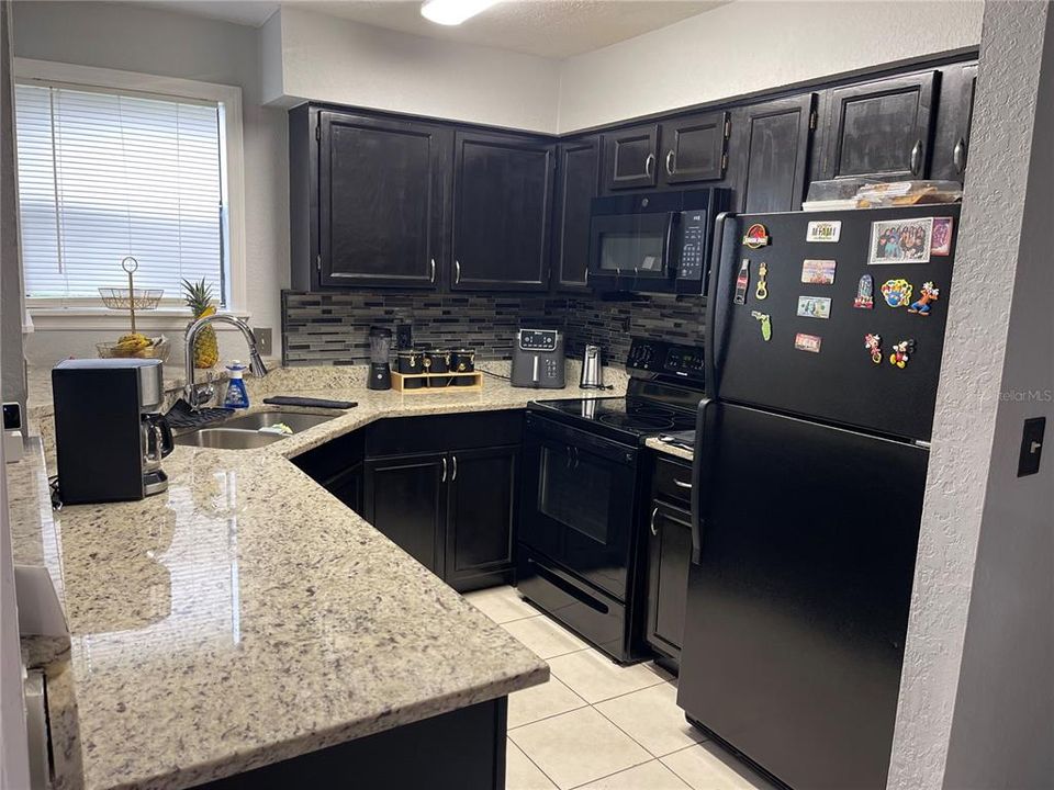 Activo con contrato: $184,999 (2 camas, 2 baños, 1105 Pies cuadrados)