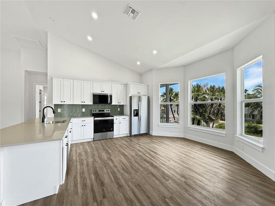 待售: $1,700,000 (4 贝兹, 2 浴室, 2389 平方英尺)