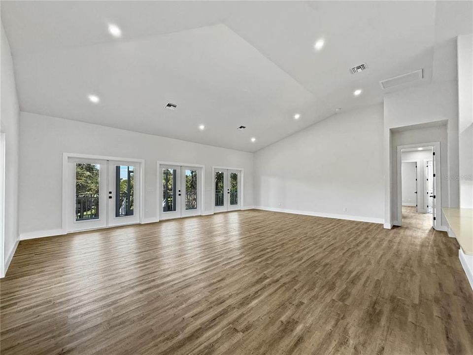 待售: $1,700,000 (4 贝兹, 2 浴室, 2389 平方英尺)