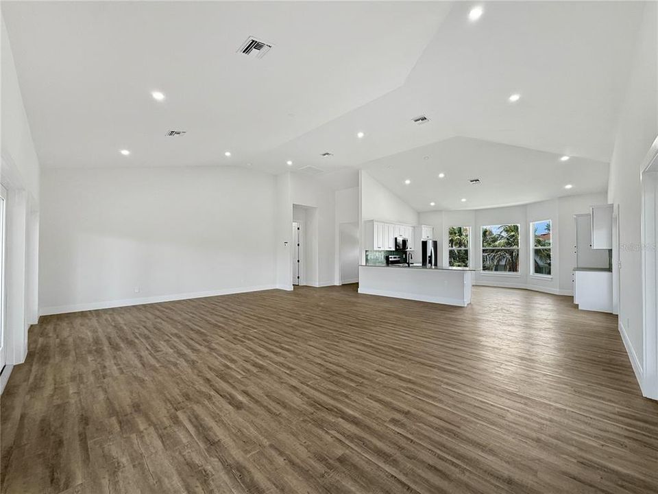 待售: $1,700,000 (4 贝兹, 2 浴室, 2389 平方英尺)