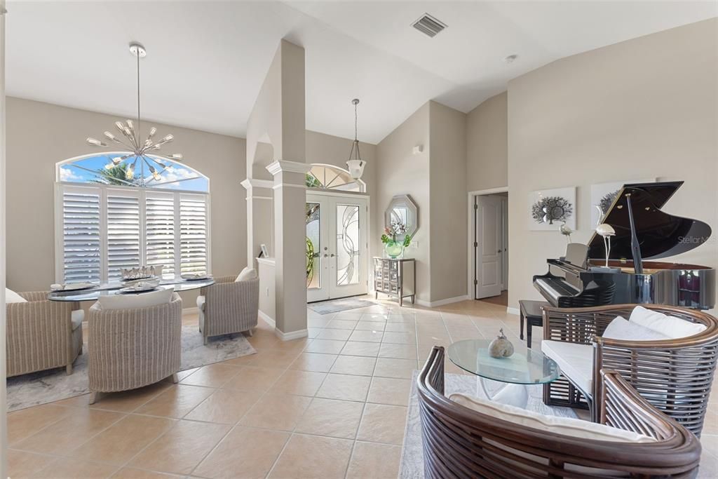 Под контрактом: $424,900 (3 спален, 2 ванн, 1864 Квадратных фут)