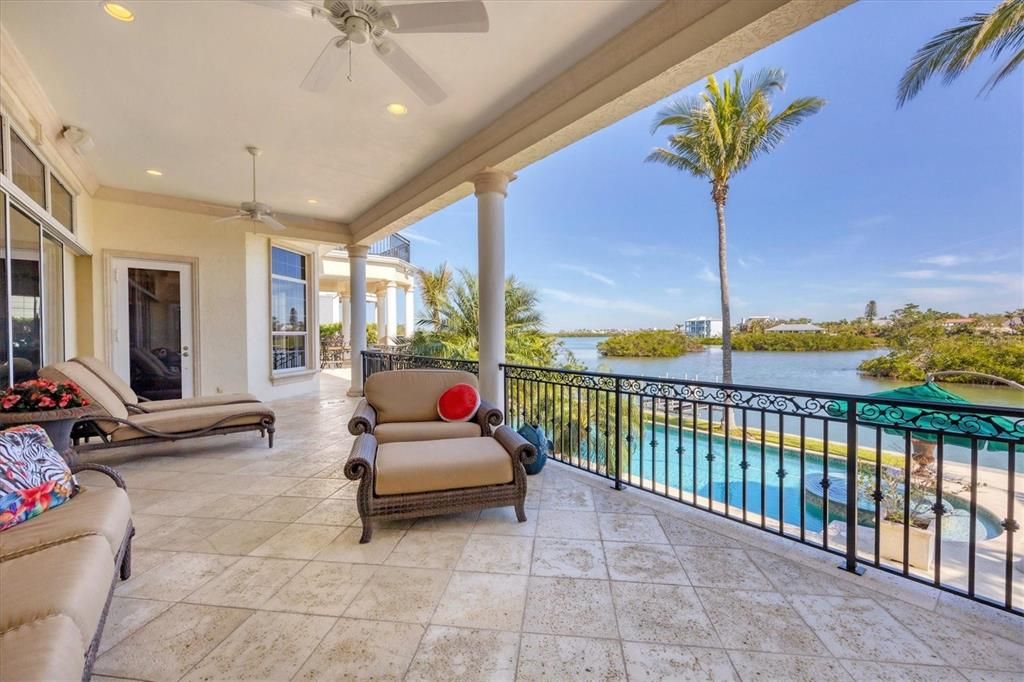 For Sale: $6,495,000 (6 beds, 6 baths, 6462 Square Feet)